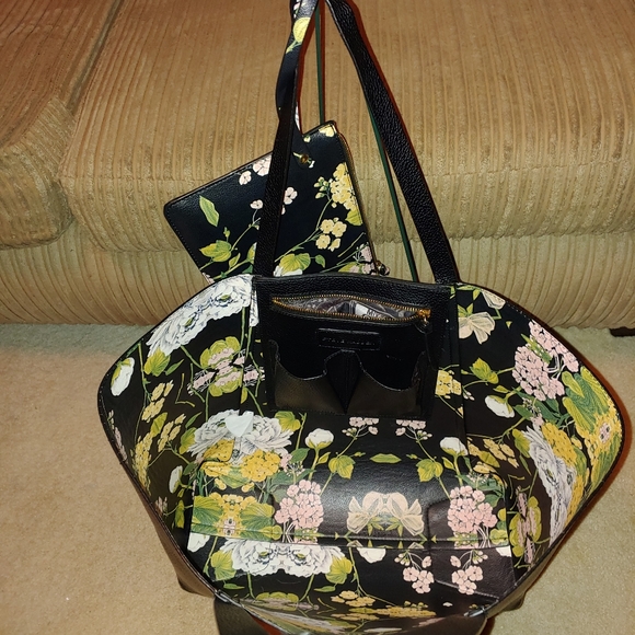 Purses - Picture 2 of 2